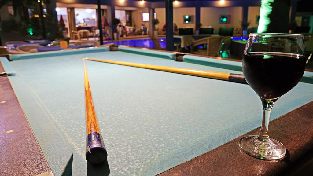 Hillside Studios & Apartments	